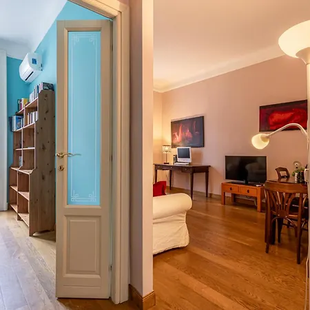 Elegant With Parking - Station Apartment *