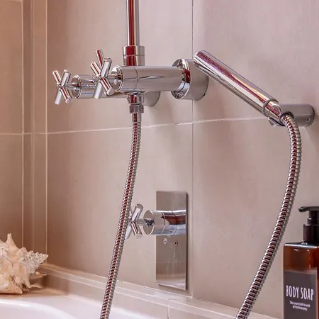 Elegant With Parking - Station Apartment Milan