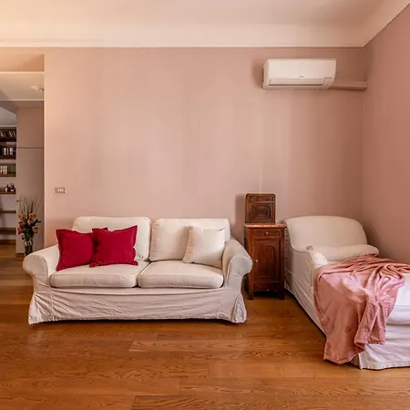 Elegant With Parking - Station Apartment