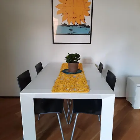 Apartment Center Charming