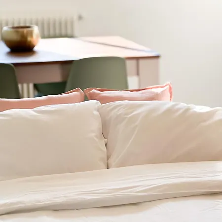 Arcimboldi's Nest - Close To Metro And Train דירה מילאנו