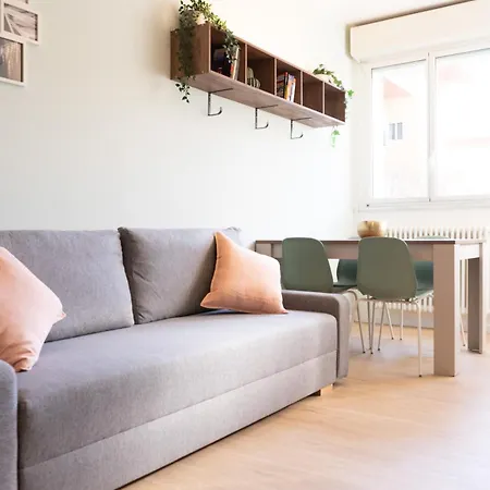 Arcimboldi's Nest - Close To Metro And Train