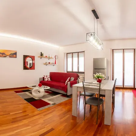 Cozy Design House - 15 Minutes From Navigli-humanitas Apartamento