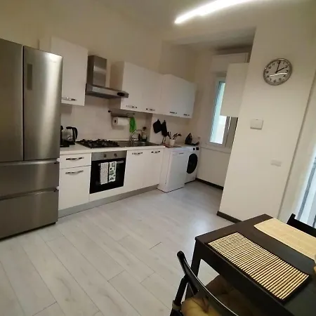 Vicino Metro Precotto Ristrutturato Apartment