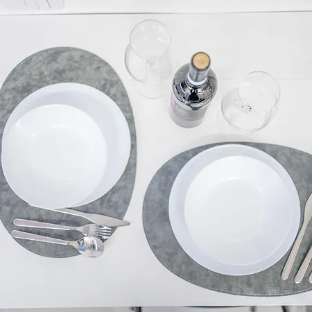 Metro Yellow Apartment Mailand