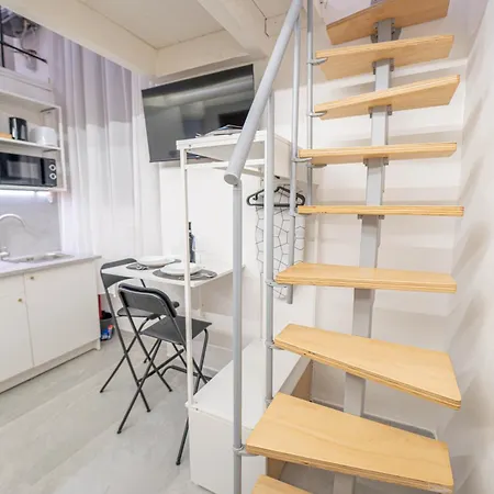Metro Yellow Apartment Milan