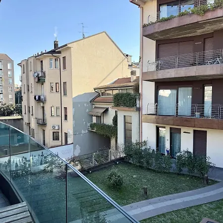 Dingo's House - 5 Minutes From M3 *