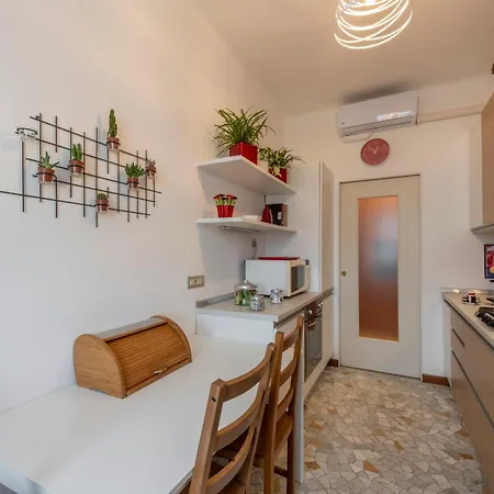 Otto Novembre, 3 Ampio Ed Elegante Con Vista דירה