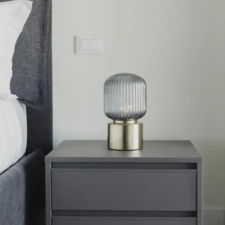 Gohost - Modern And Bright With Terrace And Balcony شقة