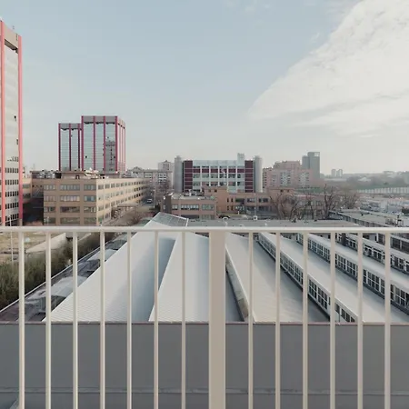 Gohost - Modern And Bright With Terrace And Balcony Apartment