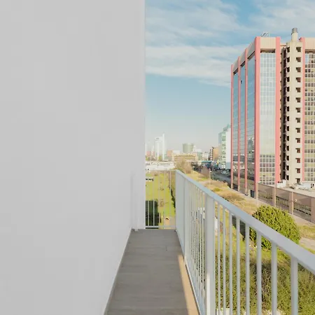Apartment Gohost - Modern And Bright With Terrace And Balcony Mailand