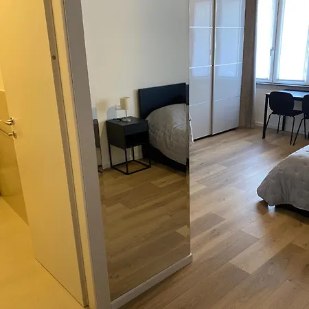 Grey House Apartment *