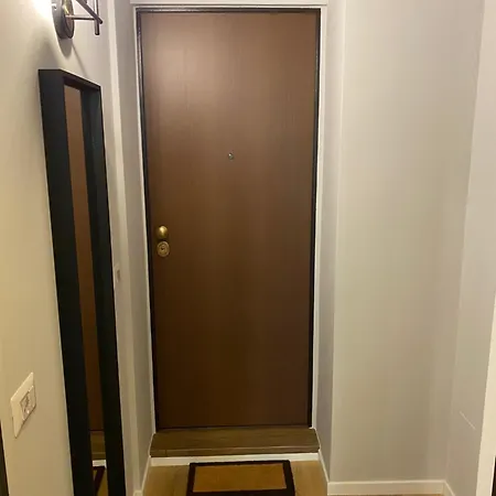 Grey House ميلان