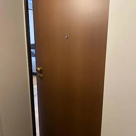 Grey House Apartment *