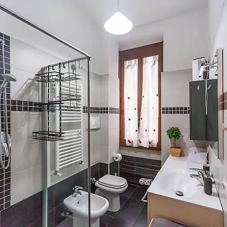 Appartement Navigli Near Metro & Wifi Milaan