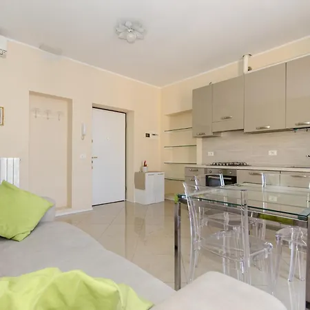 Brianza Flat Apartament *