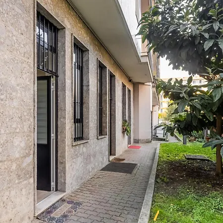 Guesthost - Ca' Granda M5 & Bicocca Apartament