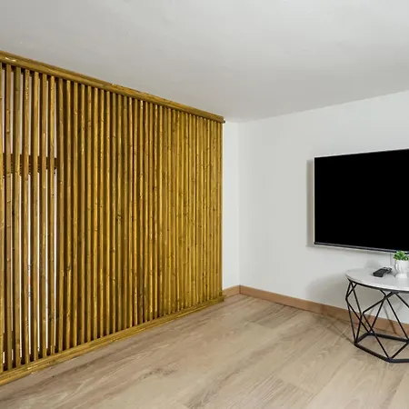 Guesthost - Ca' Granda M5 & Bicocca Apartament *