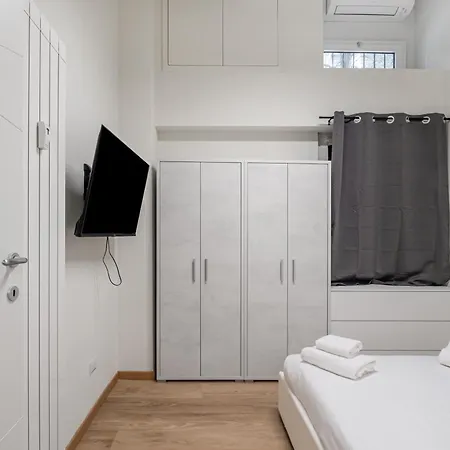 Guesthost - Ca' Granda M5 & Bicocca Apartament Mediolan