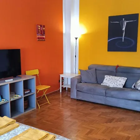 Isola Flat * Milan