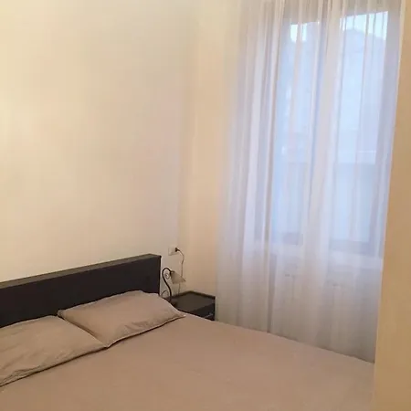 Natalia's 2-rooms Cozy Flat, Only 10 Min To Duomo * Mediolan