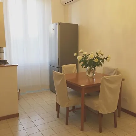 Natalia's 2-rooms Cozy Flat, Only 10 Min To Duomo