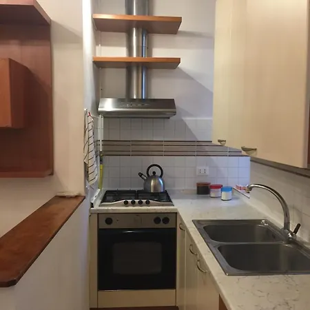 Apartment Natalia's 2-rooms Cozy Flat, Only 10 Min To Duomo *