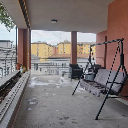 Cozy And Charming 2-bedroom In Isola With Big Terrace Apartment Milan