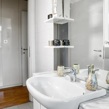 Appartement Cozy And Charming 2-bedroom In Isola With Big Terrace