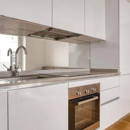 Apartment Modern Retreat In The Heart Of *