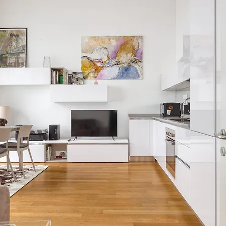 Modern Retreat In The Heart Of *