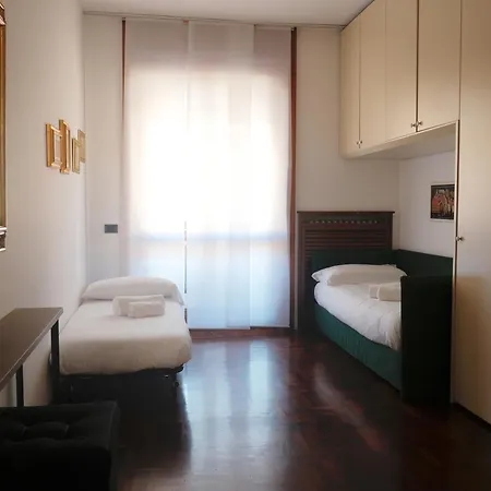 Bwr - Near Mico, Alberti Apartment