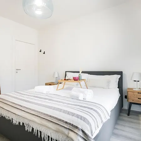 Apartament In The Heart Of Porta Venezia Mediolan