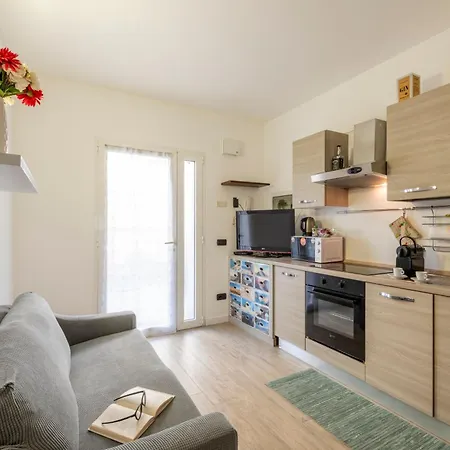 Bnbutler - Archimede 53 - Bright Apartament Mediolan