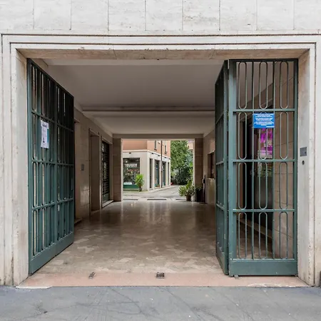 Living - Via Varese 4 * Milan