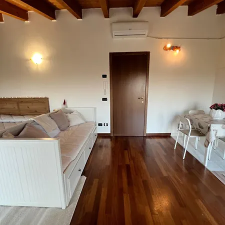Auroras Apartment Milan