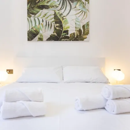Apartment 5 Stars Flat, Next To Subway, 3 Stops To Duomo, Ac & Wi-fi