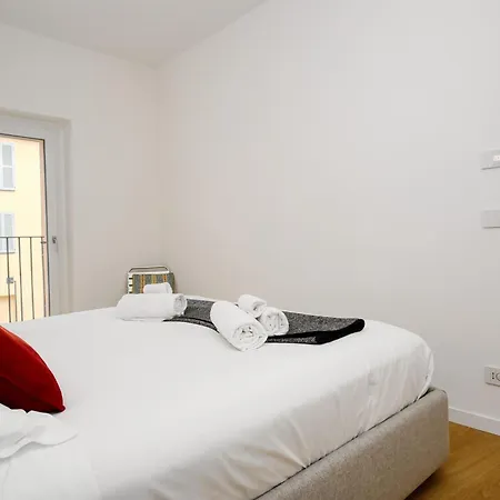 Domusmi Petrella 4 * Milão