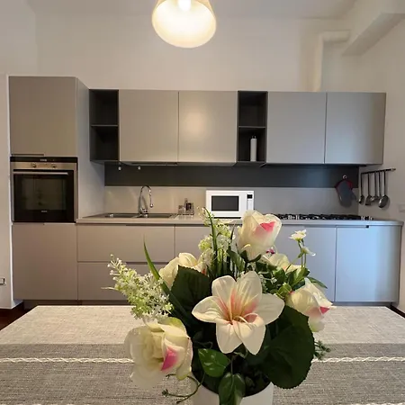 Bocconi - Porta Romana 4 Da Letto Con 2 Bagni Privati Appartement Milan