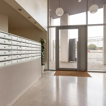 Lägenhet Bright Two Bedrooms With Terrace Zanuso - Mirable Pm *