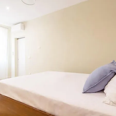 Apartamento Brera-art District Historic Courtyard *