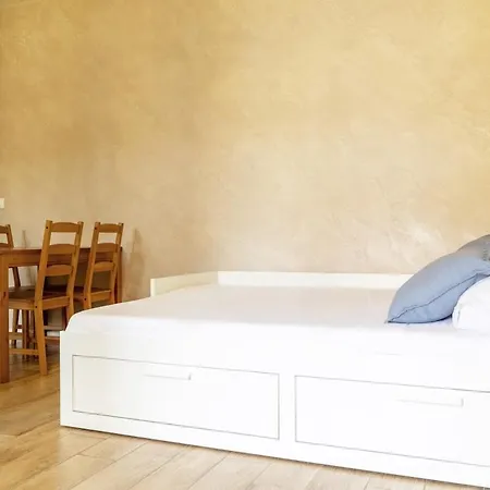 Brera-art District Historic Courtyard *