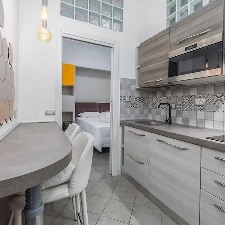 Appartamento 5 Min To Metro - Independent - Quiet - Privacy *