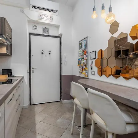 5 Min To Metro - Independent - Quiet - Privacy Apartamento