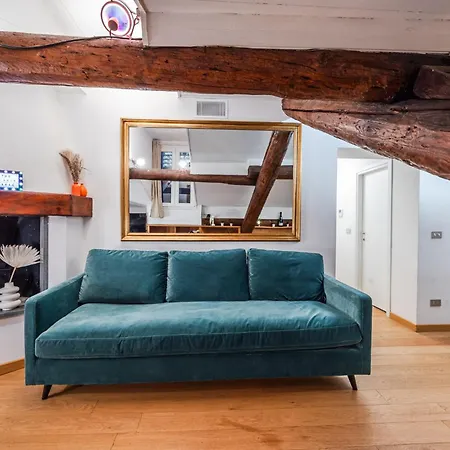 The Mirror Attic - Moscova Brera Daire *