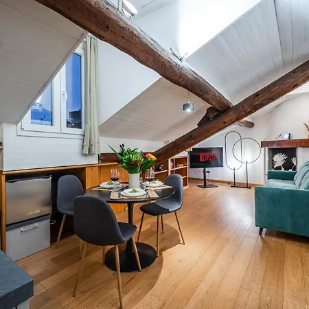 아파트 The Mirror Attic - Moscova Brera *