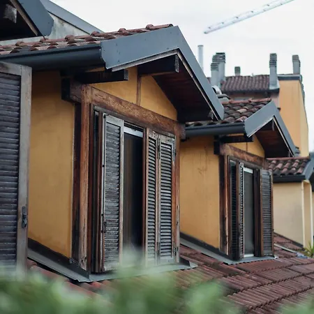 The Mirror Attic - Moscova Brera Daire