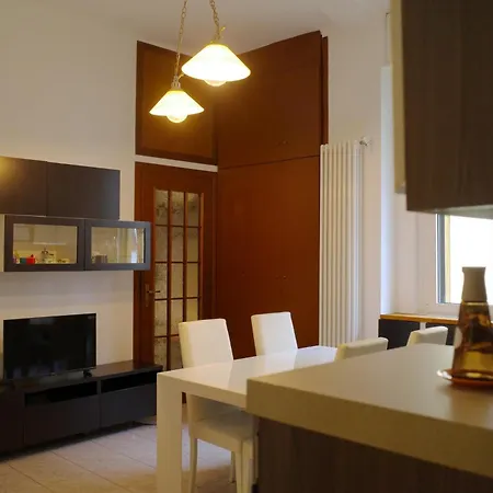 아파트 Bwr - Two-room Near The Station, Venini