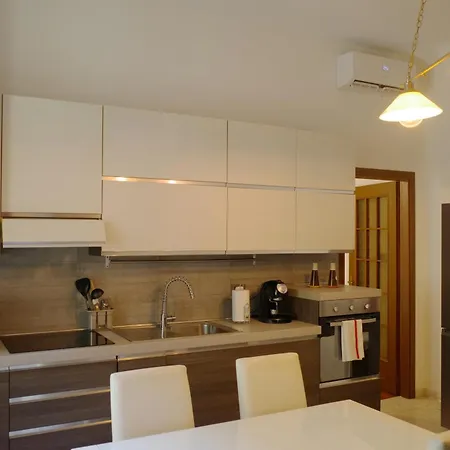 Bwr - Two-room Near The Station, Venini Milan