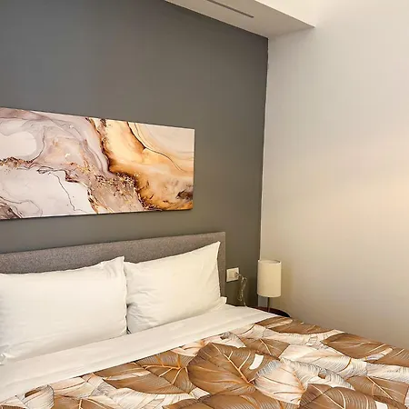 Gold Lovemi Apartment